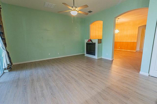 163 NW Pleasant Grove Way, Port St. Lucie, FL 34986