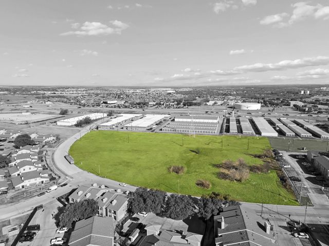 8800 Calmont Avenue, Fort Worth, TX 76116