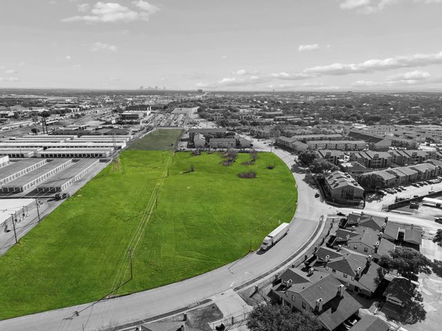 8800 Calmont Avenue, Fort Worth, TX 76116