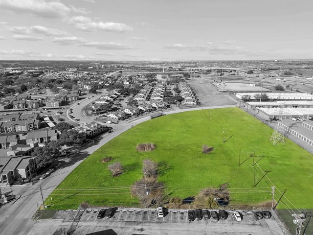 8800 Calmont Avenue, Fort Worth, TX 76116