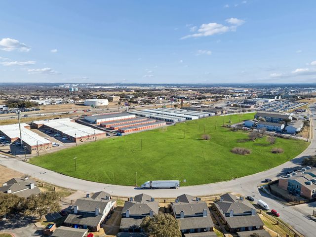 8800 Calmont Avenue, Fort Worth, TX 76116