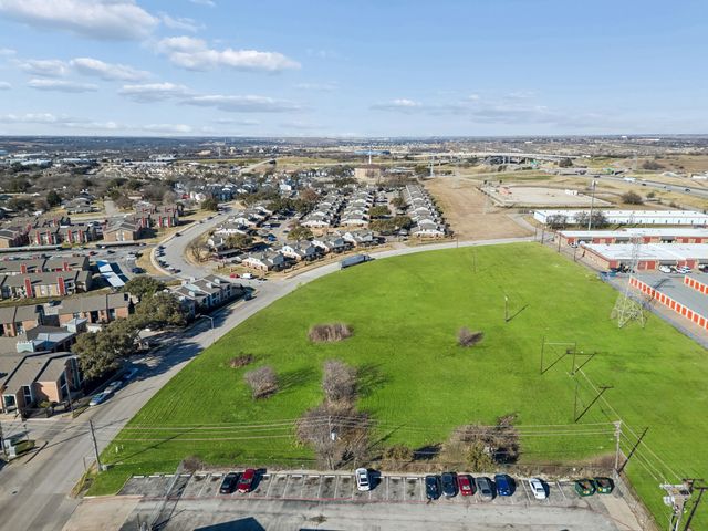 8800 Calmont Avenue, Fort Worth, TX 76116