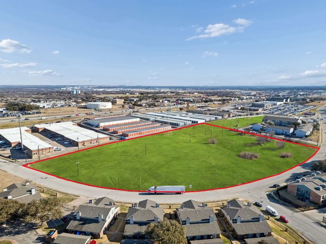 8800 Calmont Avenue, Fort Worth, TX 76116