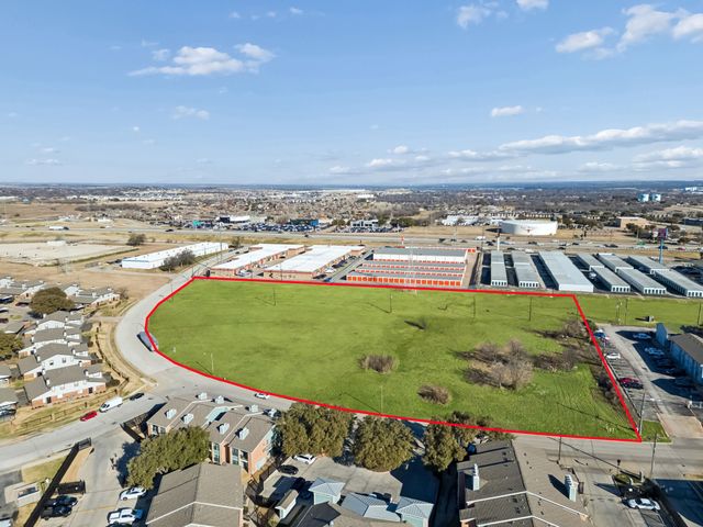 8800 Calmont Avenue, Fort Worth, TX 76116