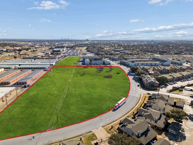 8800 Calmont Avenue, Fort Worth, TX 76116