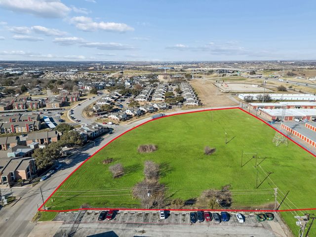 8800 Calmont Avenue, Fort Worth, TX 76116