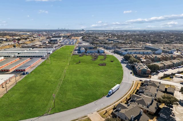 8800 Calmont Avenue, Fort Worth, TX 76116