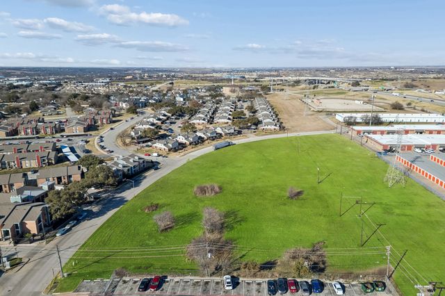 8800 Calmont Avenue, Fort Worth, TX 76116