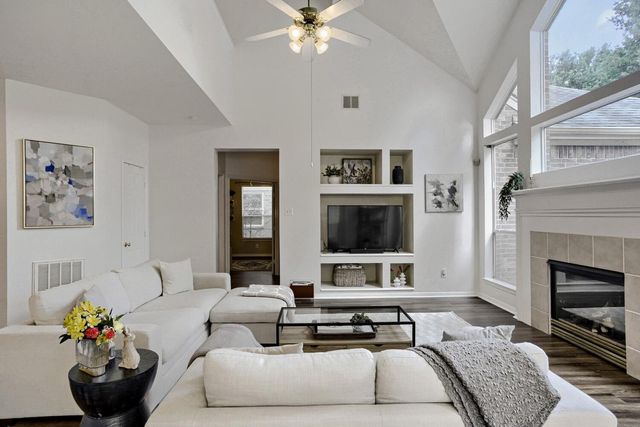 9526 Kelsey Meadows Court, Houston, TX 77040