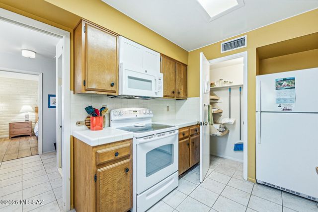 333 E Las Granadas, Green Valley, AZ 85614