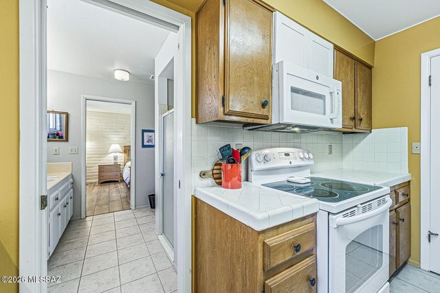 333 E Las Granadas, Green Valley, AZ 85614