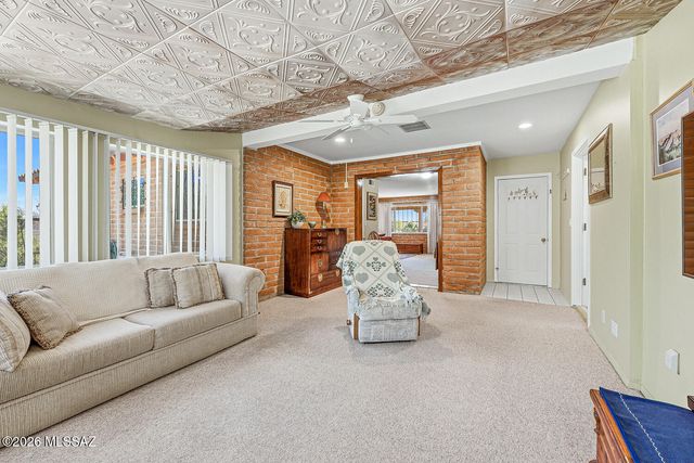333 E Las Granadas, Green Valley, AZ 85614
