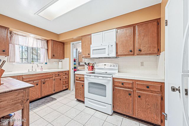 333 E Las Granadas, Green Valley, AZ 85614