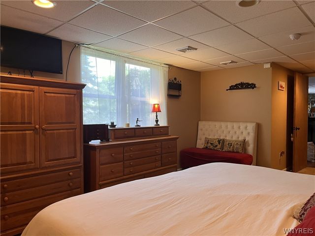 16 Parker Drive, Pittsford, NY 14534