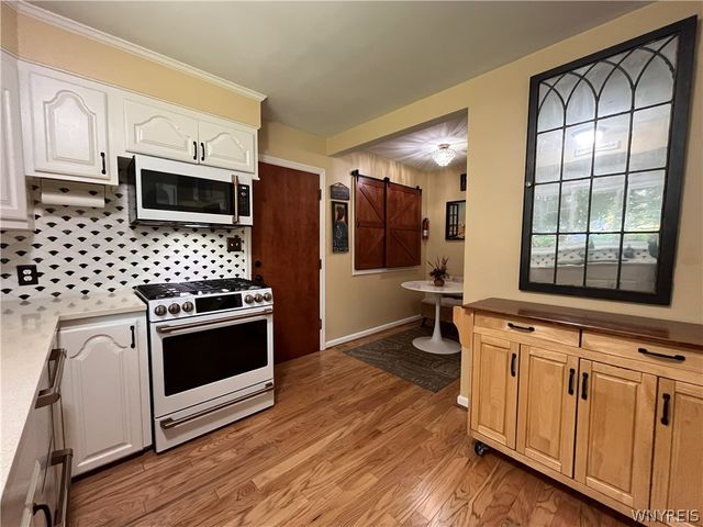 16 Parker Drive, Pittsford, NY 14534