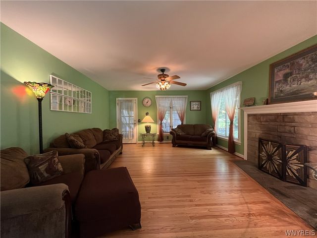16 Parker Drive, Pittsford, NY 14534