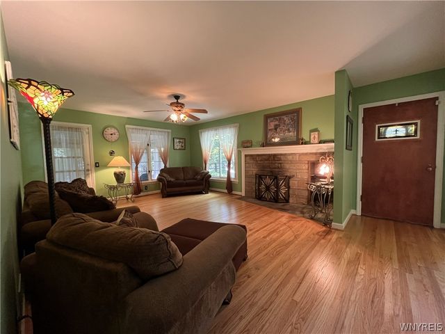 16 Parker Drive, Pittsford, NY 14534