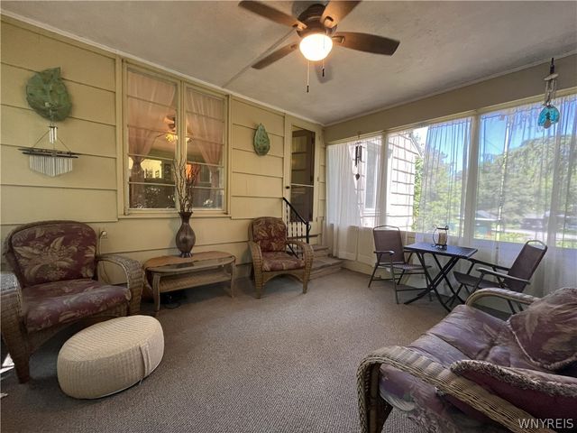 16 Parker Drive, Pittsford, NY 14534