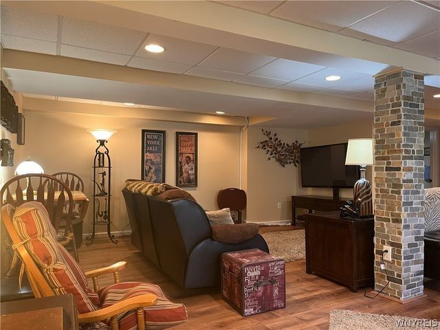 16 Parker Drive, Pittsford, NY 14534