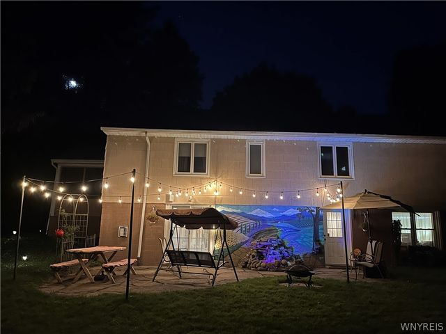 16 Parker Drive, Pittsford, NY 14534