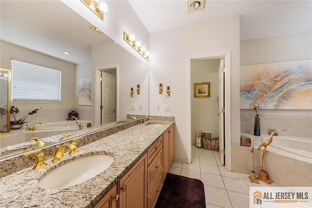 25 Missy Lane 25, Monroe, NJ 08831