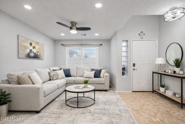 1759 E OAKLAND Street, Gilbert, AZ 85295