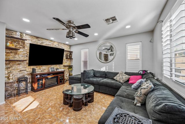 1759 E OAKLAND Street, Gilbert, AZ 85295