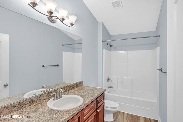 7592 VANDALAY Drive, Jacksonville, FL 32244