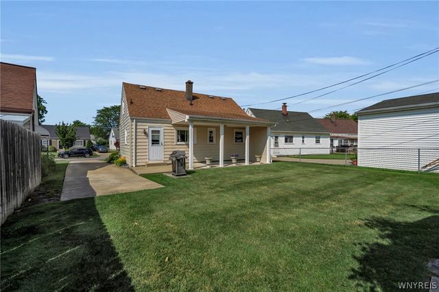90 Nicholas Drive North, Tonawanda, NY 14150