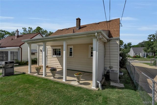 90 Nicholas Drive North, Tonawanda, NY 14150