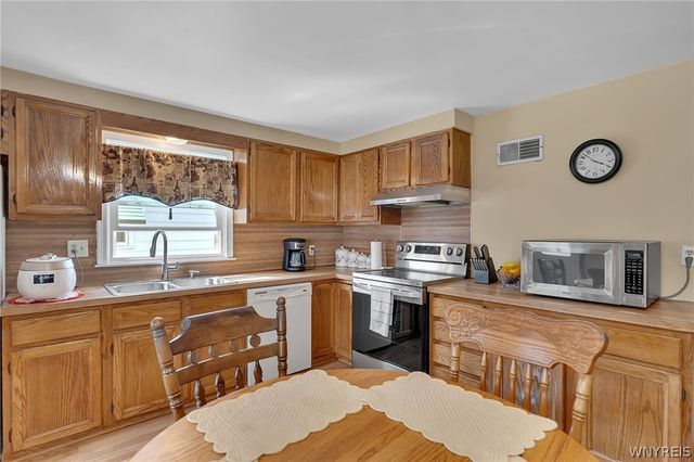 90 Nicholas Drive North, Tonawanda, NY 14150