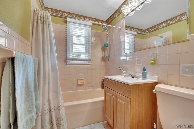 90 Nicholas Drive North, Tonawanda, NY 14150