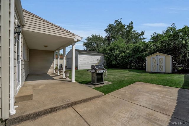 90 Nicholas Drive North, Tonawanda, NY 14150