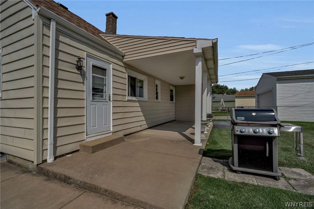 90 Nicholas Drive North, Tonawanda, NY 14150