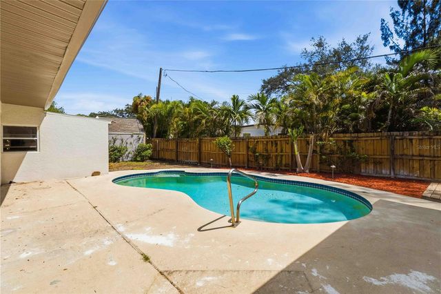 4001 ARKANSAS AVENUE NE, St Petersburg, FL 33703
