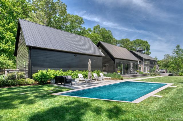 745 Golfview Court, East Marion, NY 11939