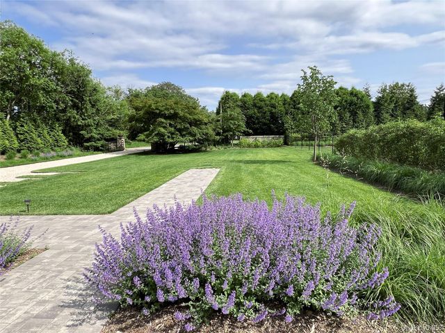 745 Golfview Court, East Marion, NY 11939