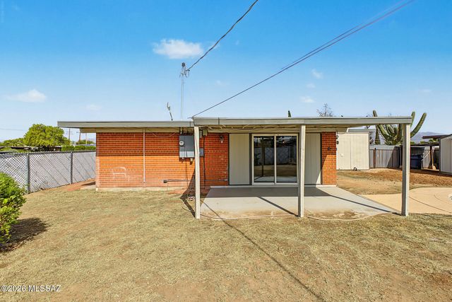 8126 E Baker Drive, Tucson, AZ 85710