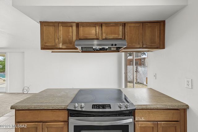 8126 E Baker Drive, Tucson, AZ 85710