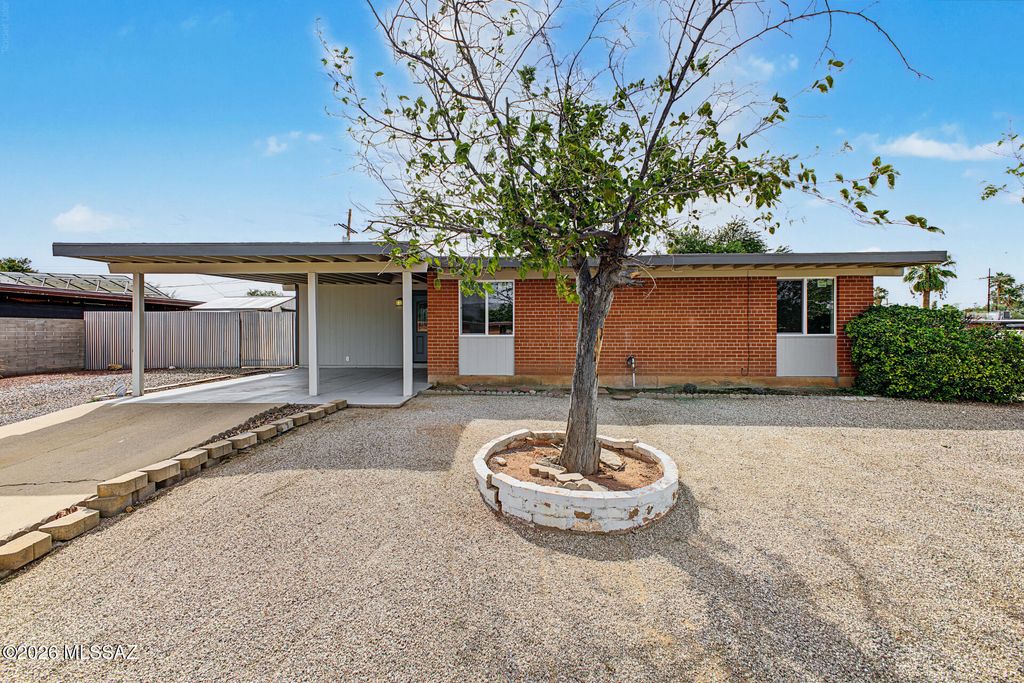 8126 E Baker Drive, Tucson, AZ 85710