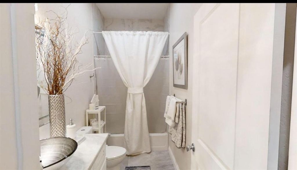 Image 12 of property listing at 32003 Shah Court, Coarsegold, CA 93614