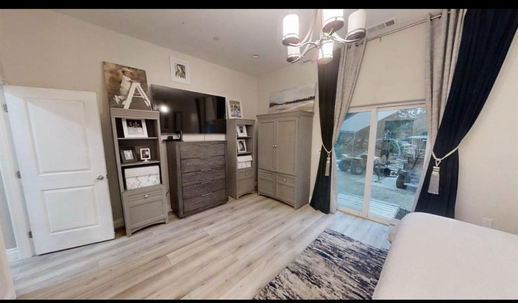 Image 17 of property listing at 32003 Shah Court, Coarsegold, CA 93614