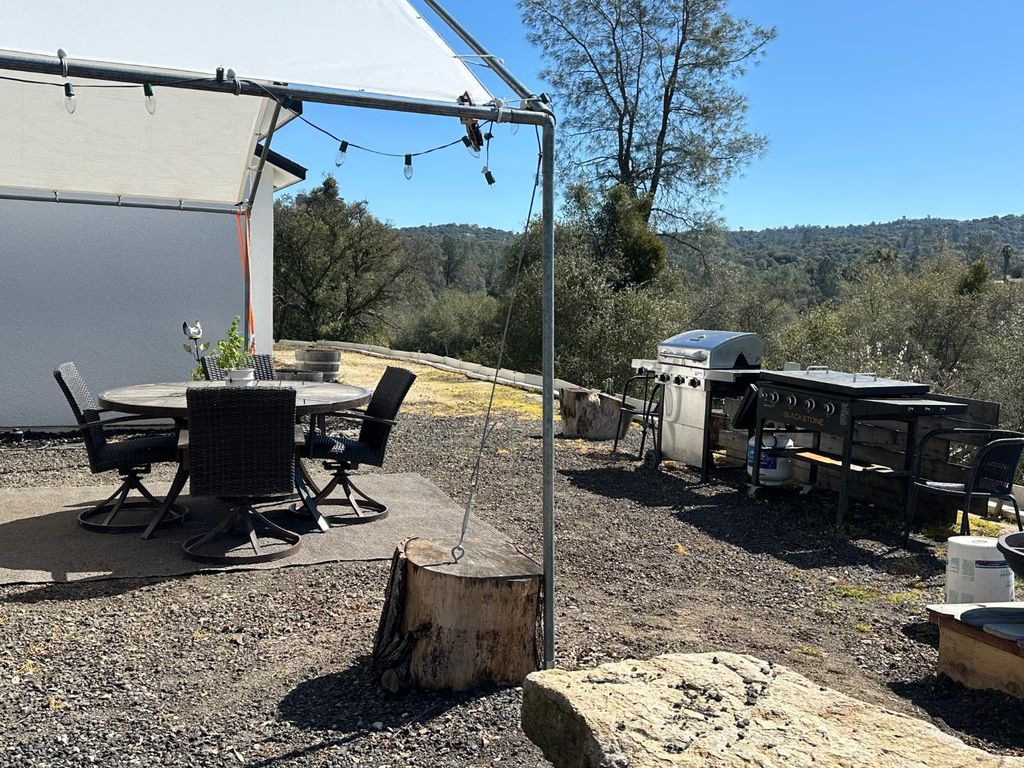 Image 20 of property listing at 32003 Shah Court, Coarsegold, CA 93614