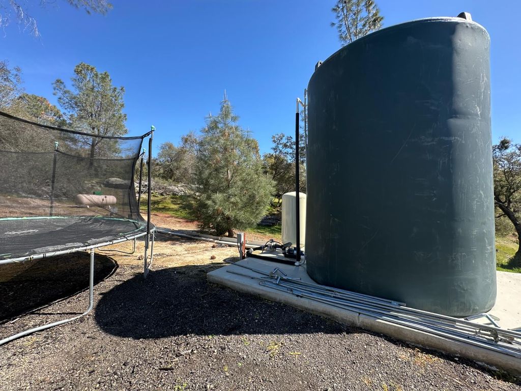 Image 24 of property listing at 32003 Shah Court, Coarsegold, CA 93614