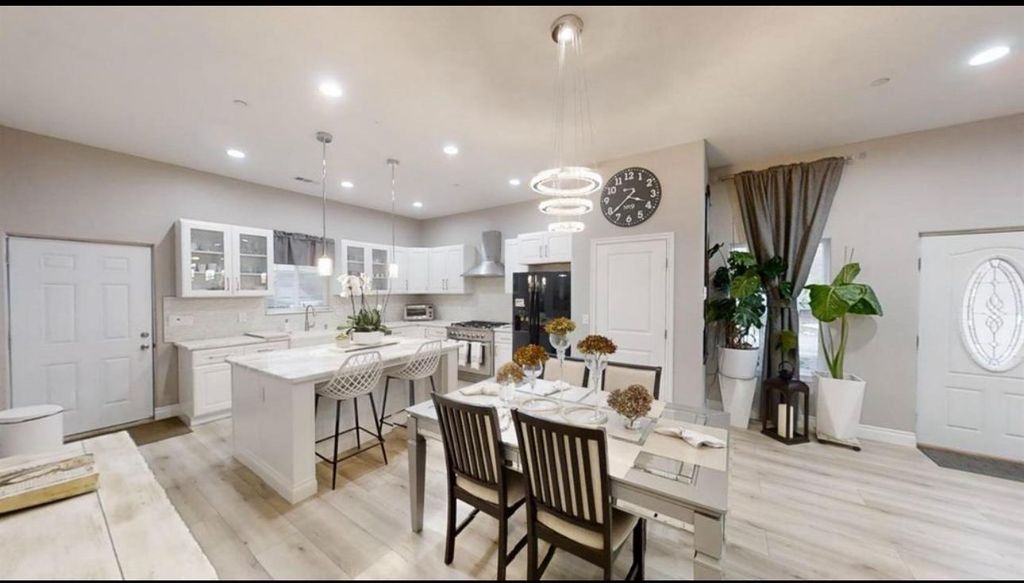 Image 5 of property listing at 32003 Shah Court, Coarsegold, CA 93614