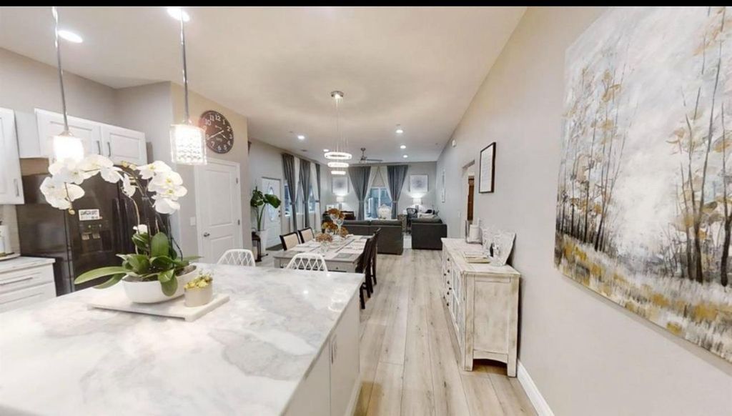 Image 8 of property listing at 32003 Shah Court, Coarsegold, CA 93614