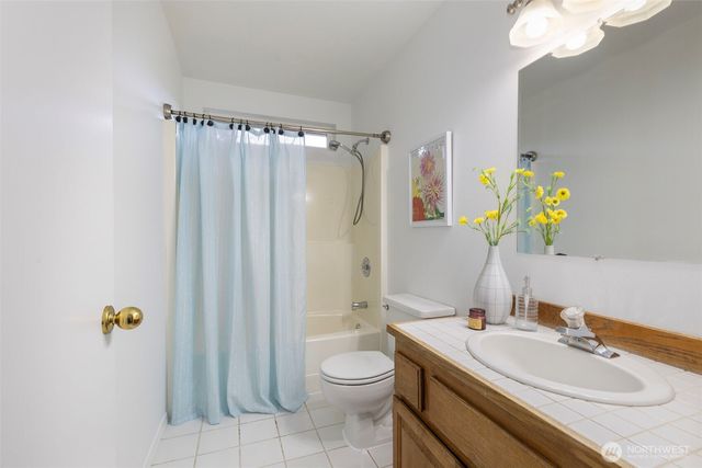 17653 NE Noll Road, Poulsbo, WA 98370