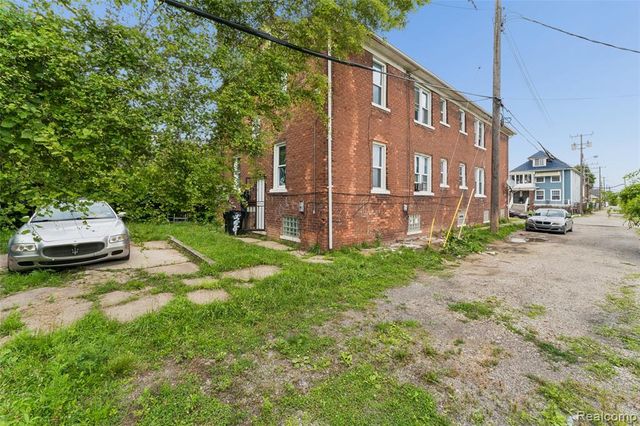 7225 American Street, Detroit, MI 48210