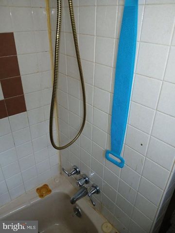 621 N 10TH AVE, Altoona, PA 16601