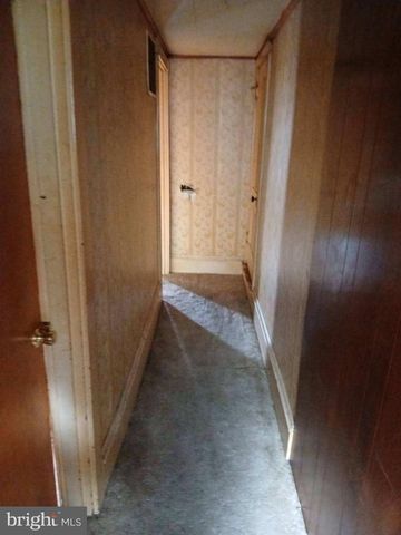 621 N 10TH AVE, Altoona, PA 16601